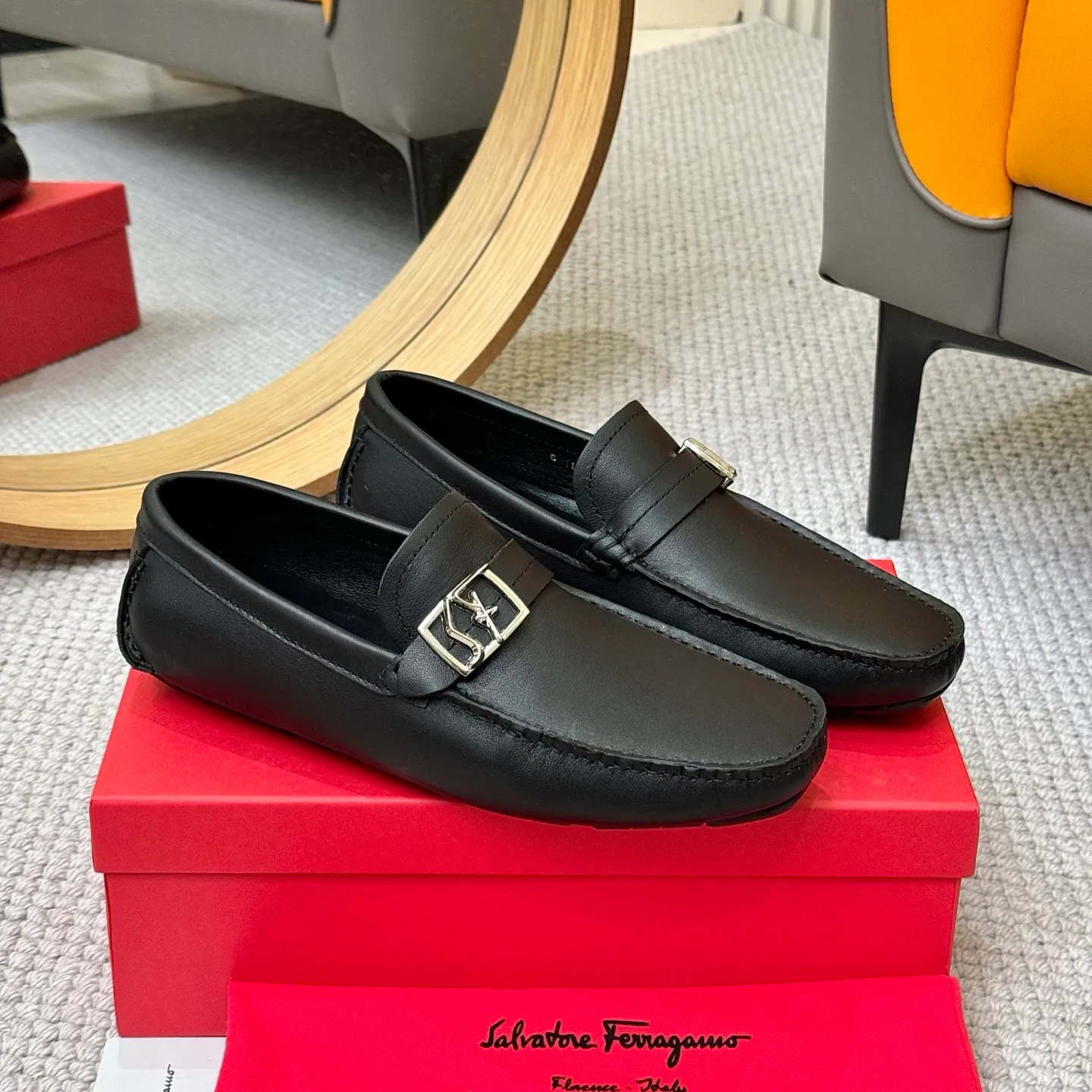 Men's men's shoes 💰420 (Yangli) Ferragamo 〰Ferragamo 2⃣️0⃣️2⃣️5️⃣ New series 👊🏻 Upper 🇮🇹 Italian imported calfskin, original outsole molding. Water-dyed sheepskin lining. The identity of every successful man is set off, and the upper and lower shoes are elegant and stable🚶🏻🚶🏻The high-end custom counter original replica is an eternal classic🔍️Number of codes: 38-46 with counter packaging